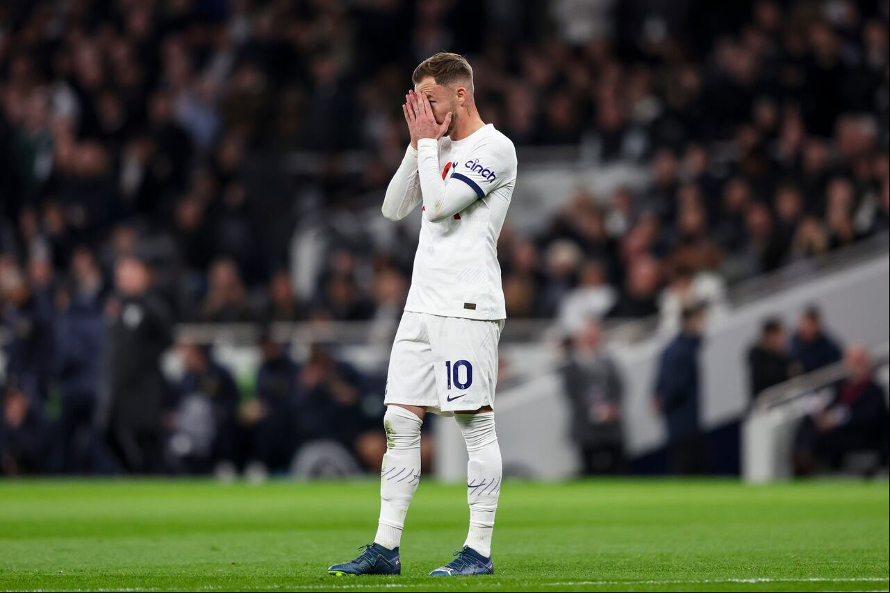 James Maddison, jugador del Tottenham, estará varios meses fuera de las canchas.