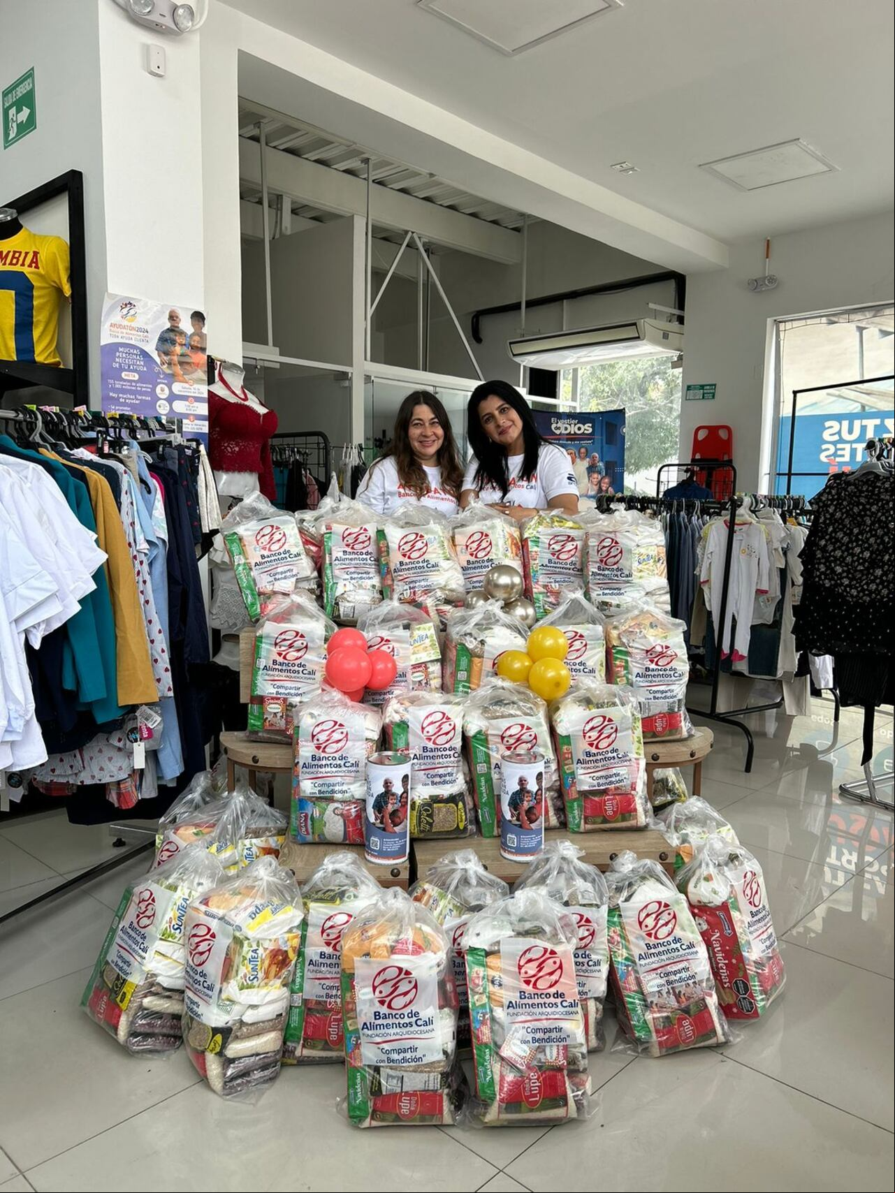 - Según el observatorio de Nutrición Infantil el 55% de la población del Valle del Cauca, equivalente a 2.440.000 personas, presenta consumo insuficiente de alimentos.