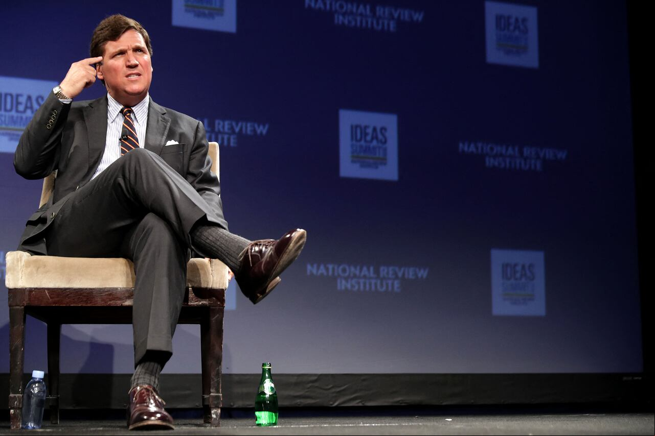 Tucker Carlson ahora presentará su programa en Twitter.