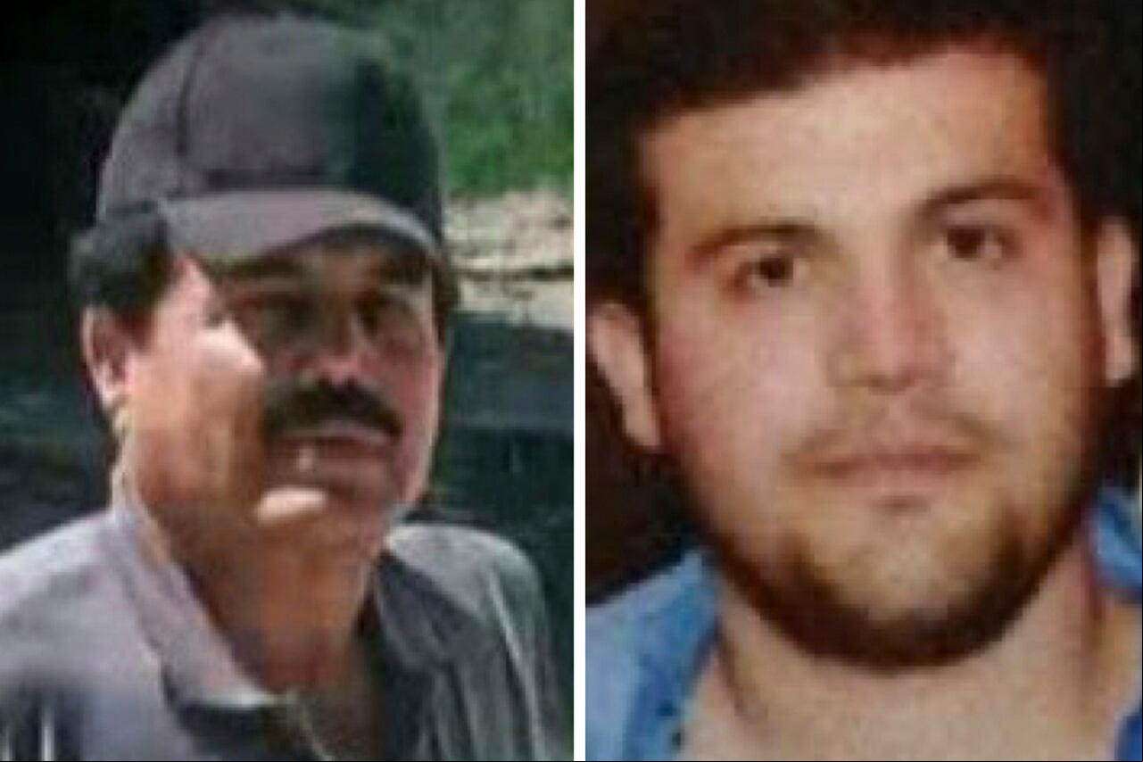 Esta combinación de imágenes proporcionadas por el Departamento de Estado de Estados Unidos muestra a Ismael “El Mayo” Zambada, un líder histórico del cartel de Sinaloa en México, a la izquierda, y a Joaquín Guzmán López, hijo de otro infame líder del cartel, después de que fueron arrestados por las autoridades estadounidenses en Texas, dijo el Departamento de Justicia de Estados Unidos el jueves 25 de julio de 2024. (Departamento de Estado de Estados Unidos vía AP)