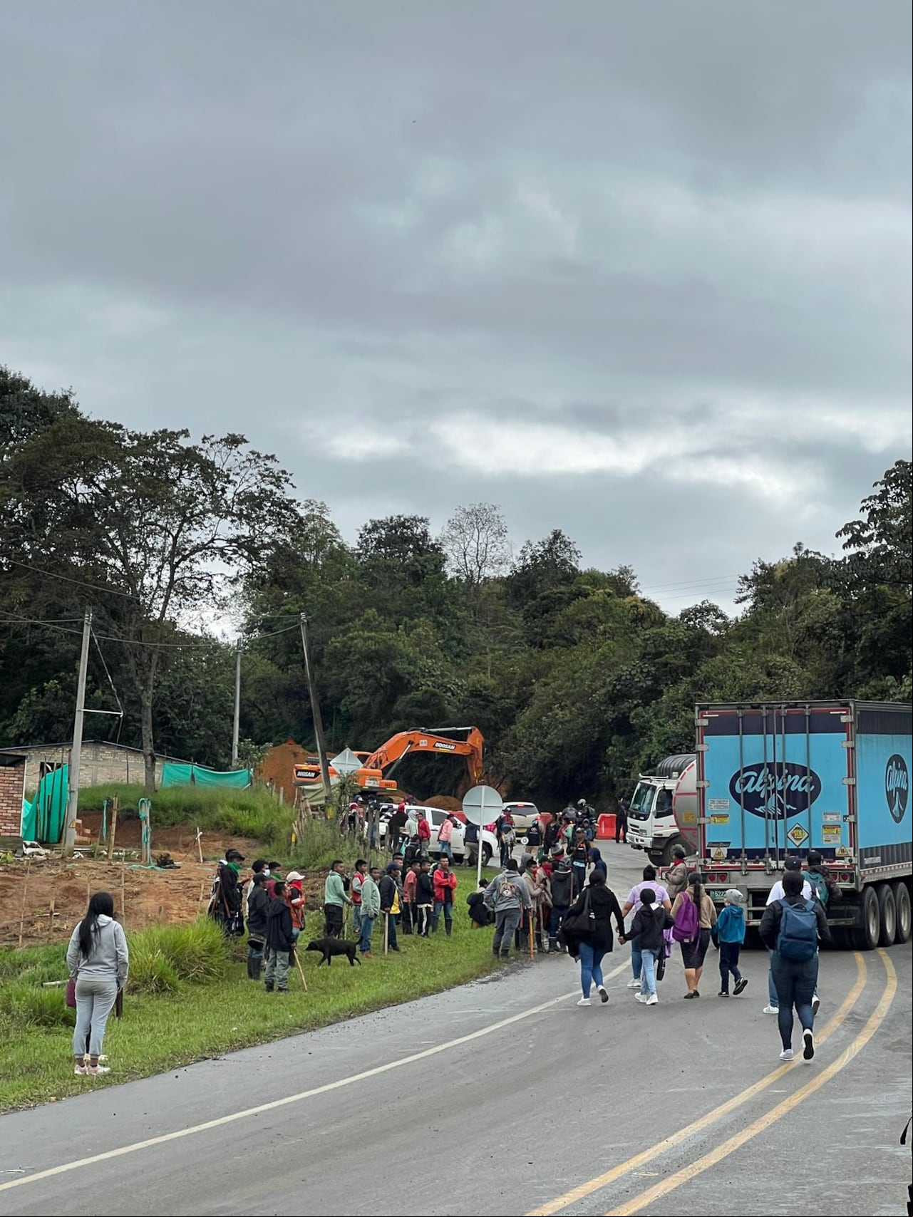 Muchas personas se vieron obligadas a realizar transbordos a la hora de movilizarse hacia la ciudad de Popayán.