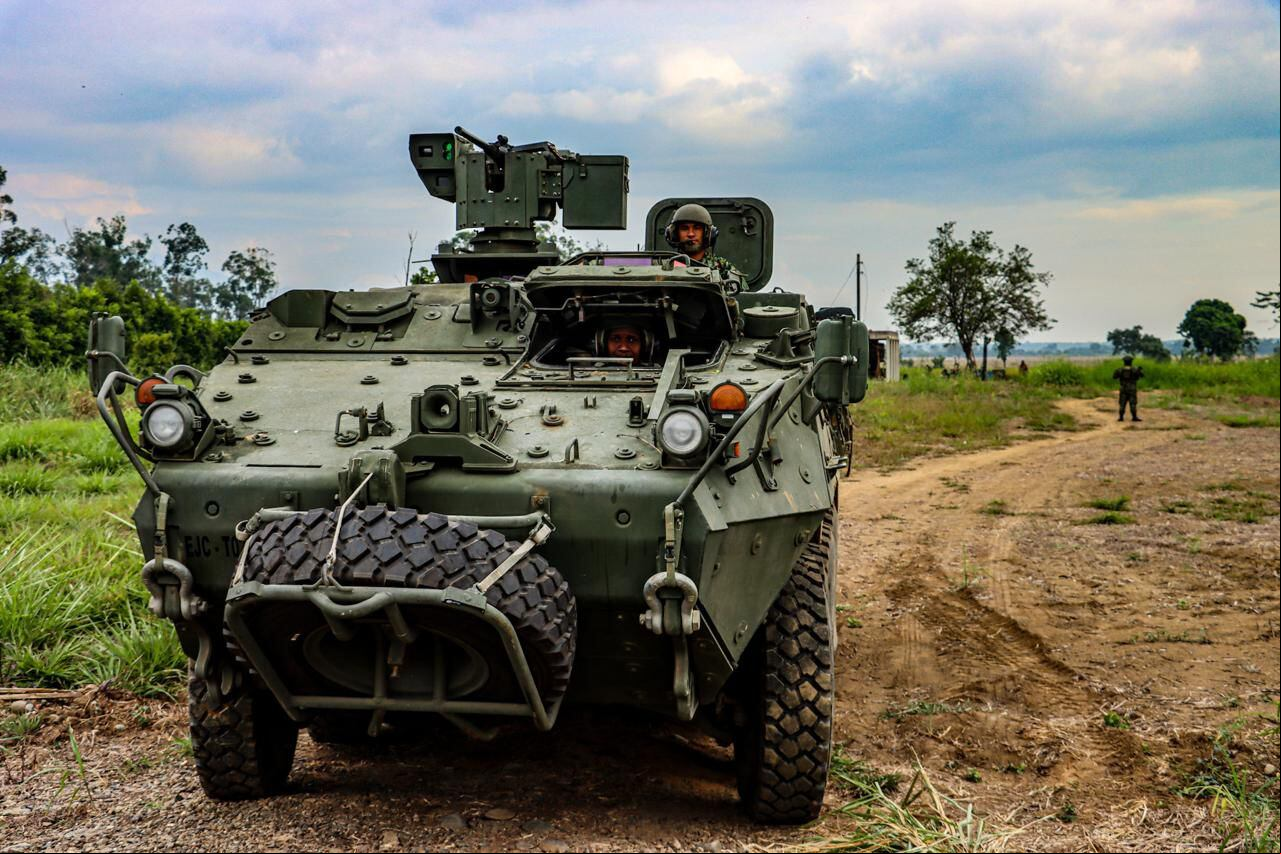El LAV-III es un vehículo blindado con tracción 8x8, que provee protección balística a los tripulantes frente a un gran número de amenazas.