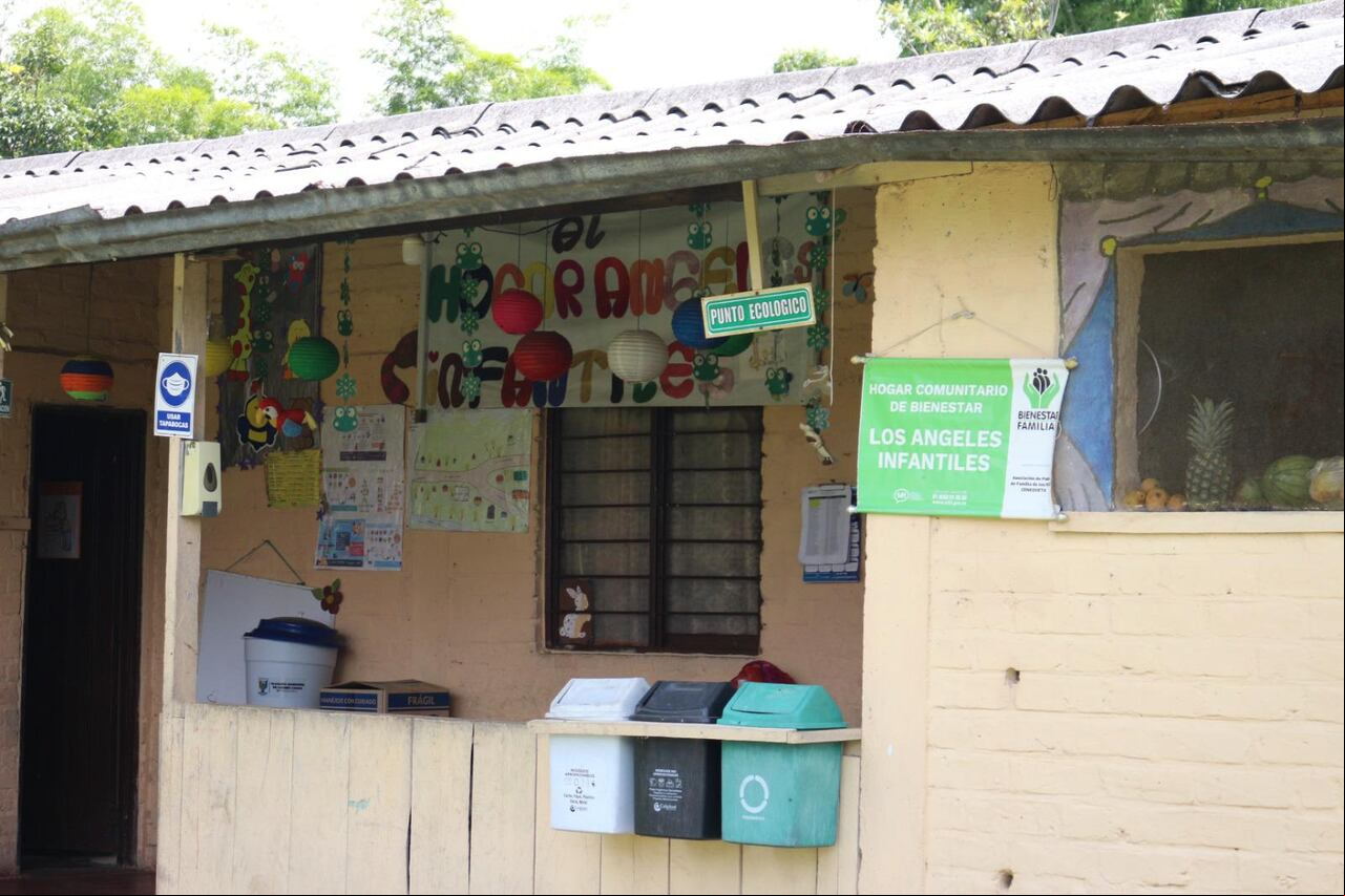 La dotación benefició a 75 hogares comunitarios y hogares Fami, por parte de la istración municipal en Cajibío, Cauca, buscando así proteger a la primera infancia de la zona rural de este municipio.