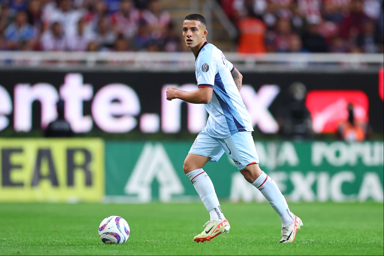 Kevin Castaño vistiendo los colores del Cruz Azul mexicano.