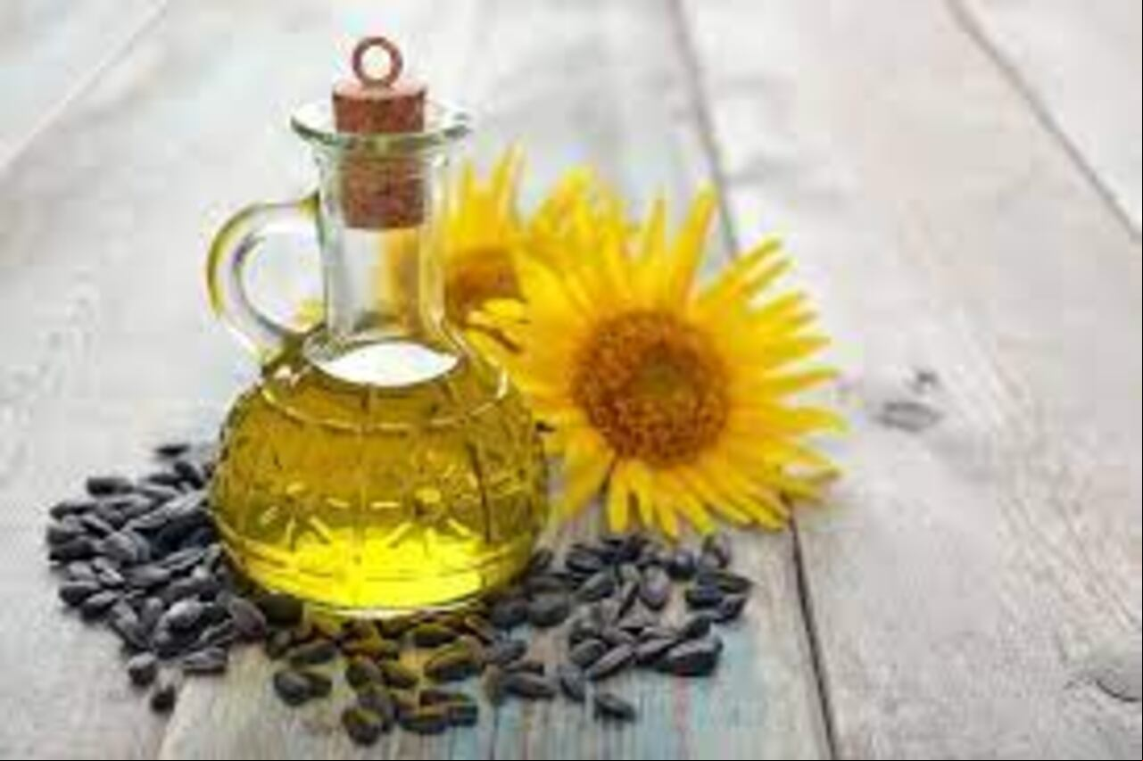 Las propiedades del aceite de Árnica son destacadas, y es que esta planta favorece y mejora la circulación sanguínea, ayuda a desinflamar y aporta un efecto analgésico.