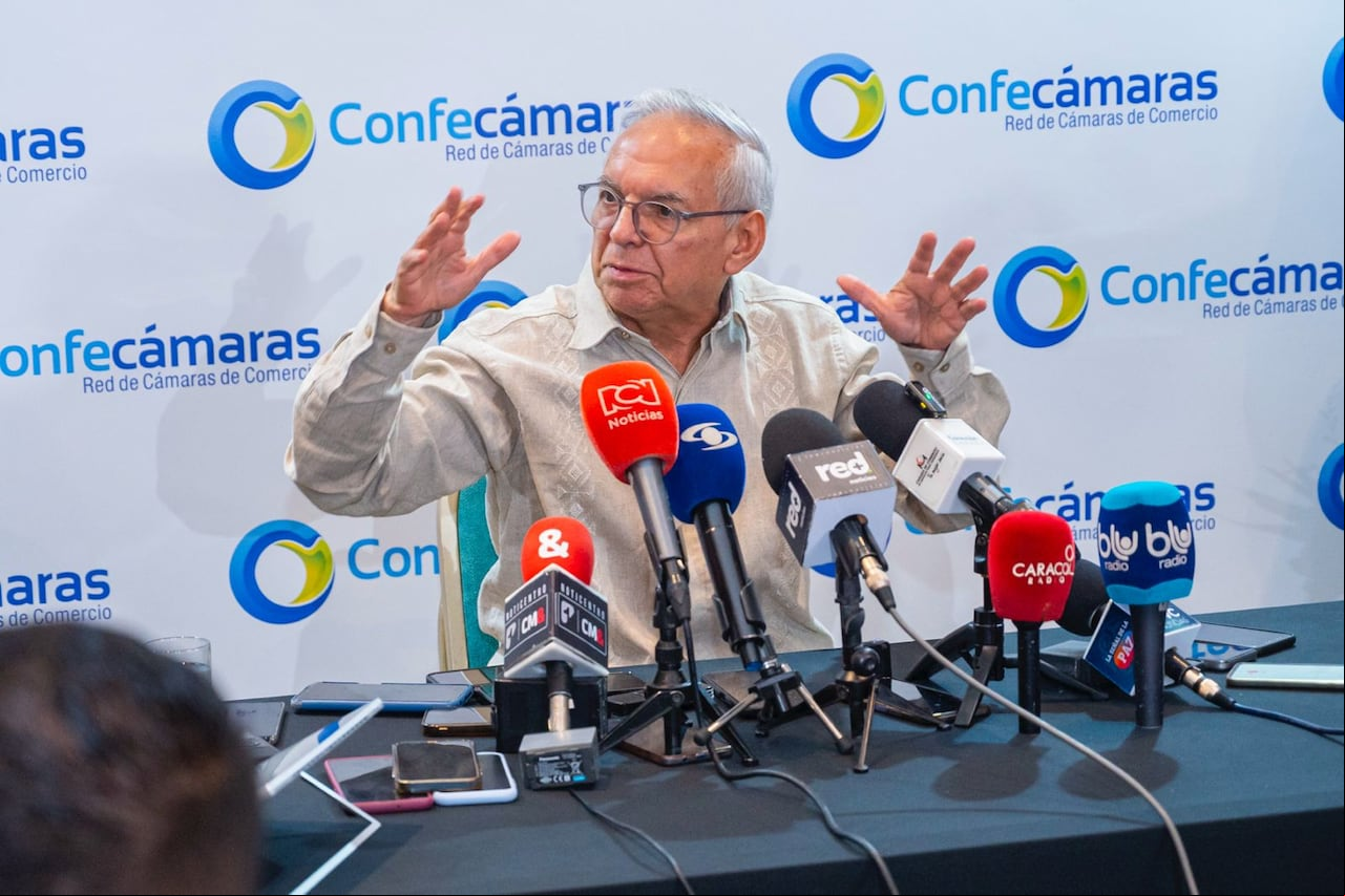 El ministro de Hacienda, Ricardo Bonilla, participó en el Congreso de Confecámaras.