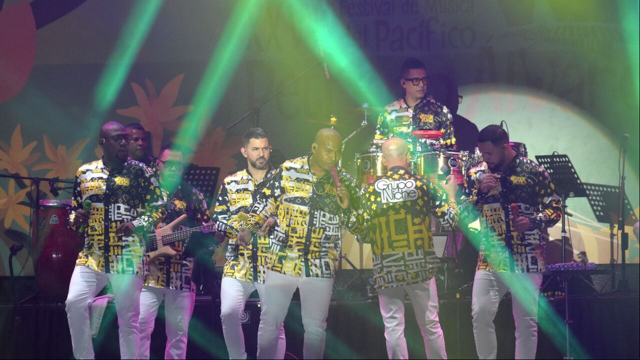 Grupo Niche en el Festival de Música del Pacifico Petronio Álvarez.