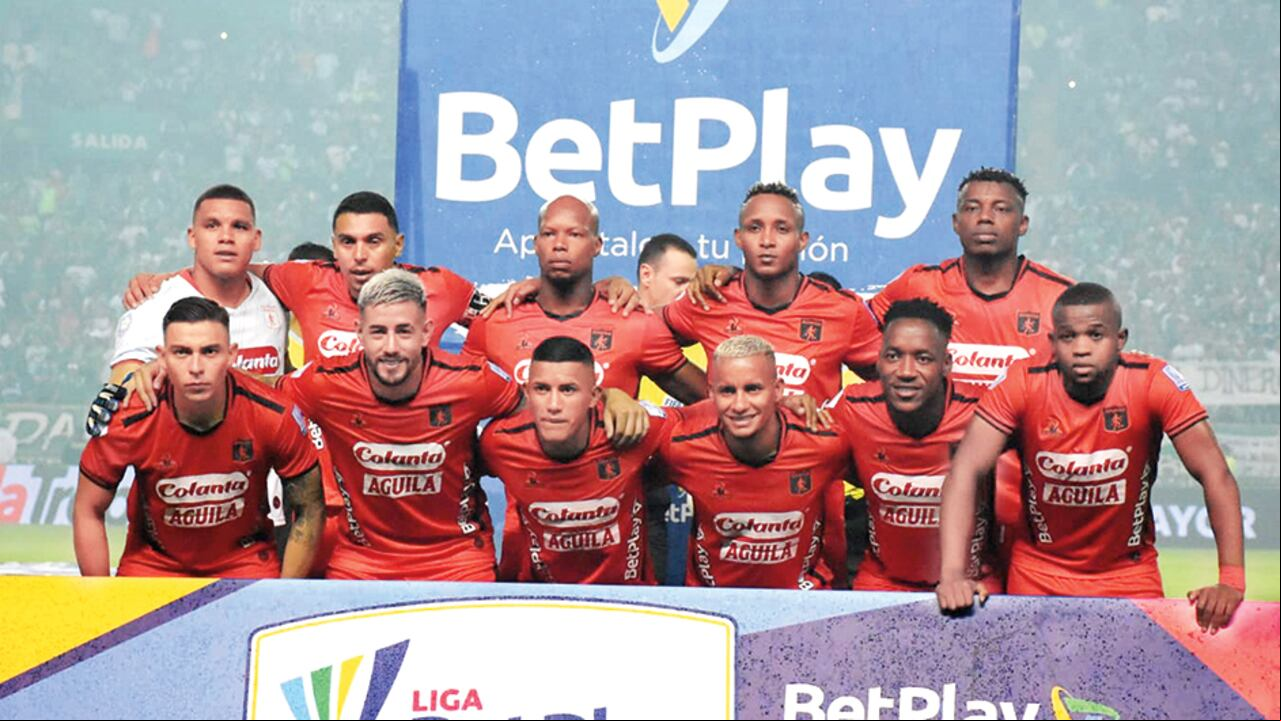 América de Cali busca una nueva era gloriosa, y para ello se necesitan importantes recursos económicos que actualmente no existen. La idea es acabar con las deudas y comprar jugadores.