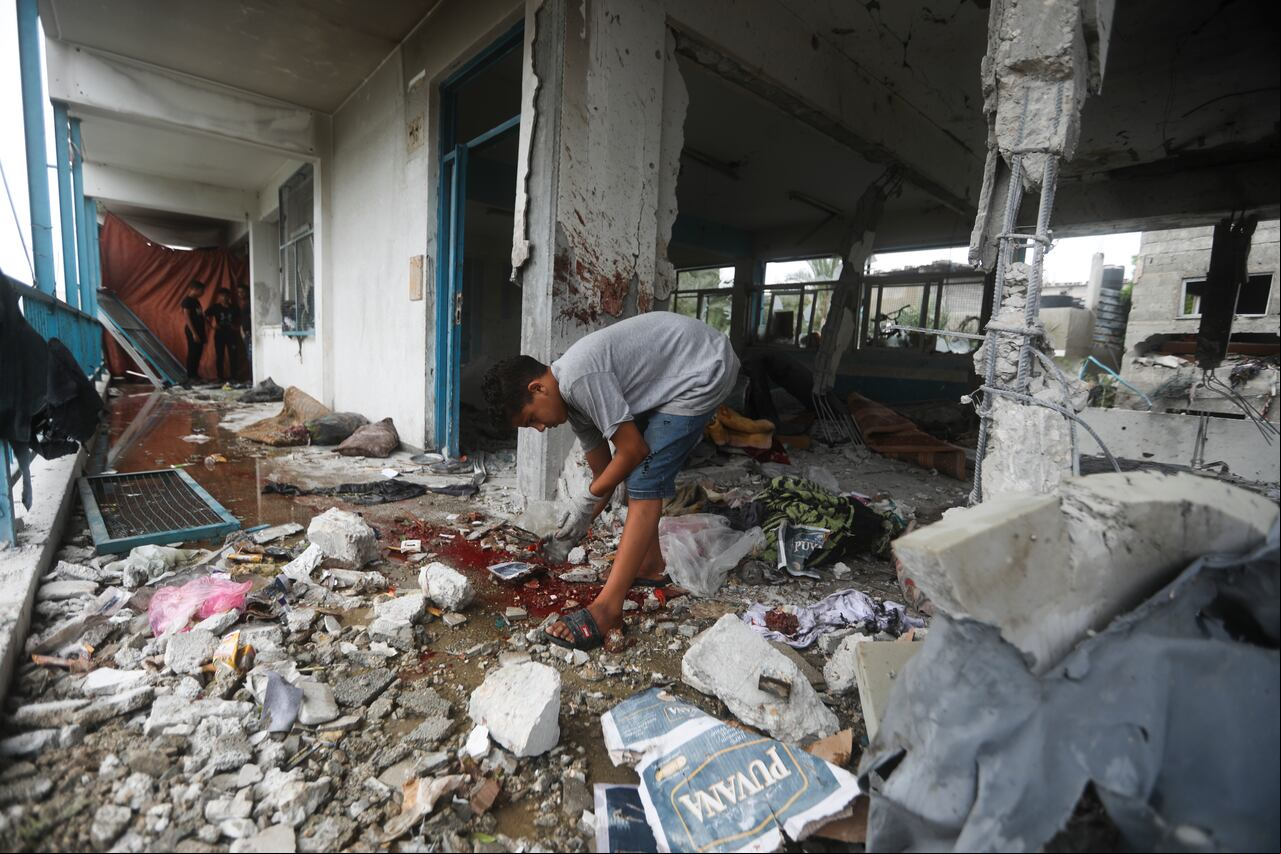 "Terroristas de Hamás y de la Yihad Islámica (...) que habían participado en el ataque mortífero contra las comunidades del sur de Israel el 7 de octubre operaban en este recinto", afirmó.