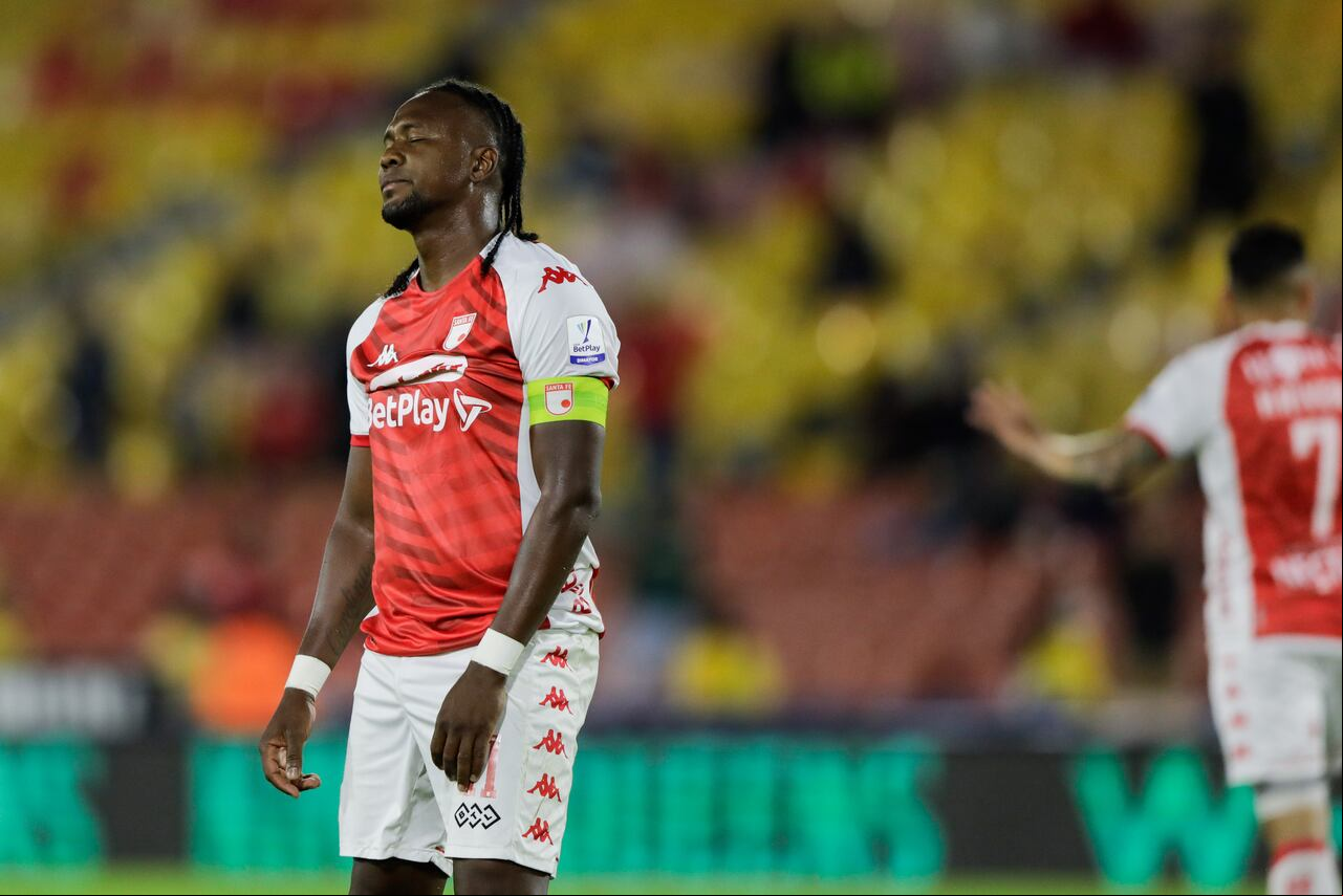 Bogotá. Octubre 7 de 2023. Santa fe enfrenta a Águilas Doradas por partido válido de la Fecha 16 de la Liga BetPlay II 2023, en el estadio Nemesio Camacho El Campín. (Cortesía Andrés Rot)