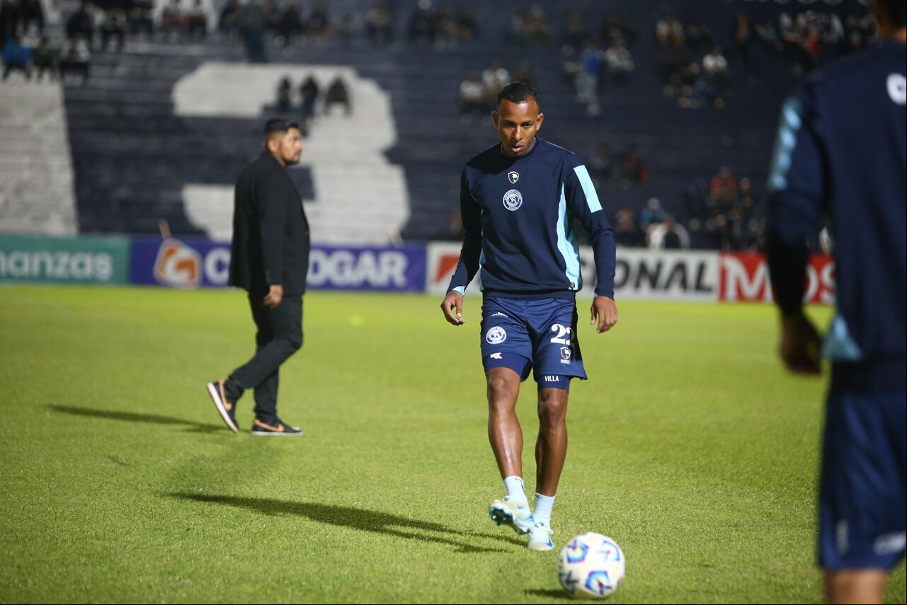 Sebastián Villa marcó en el empate de Independiente Rivadavia e Instituto.