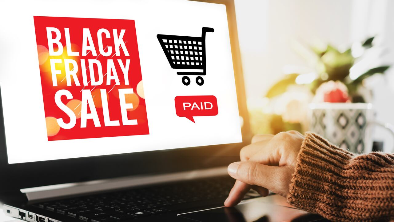 Durante el Black Friday los s aprovechan para hacer compras navideñas.