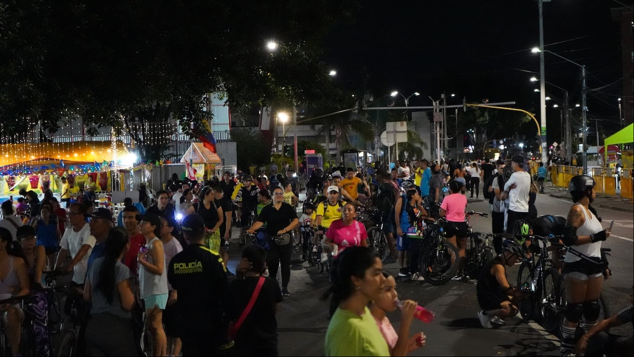 Ciclovida nocturna en Cali