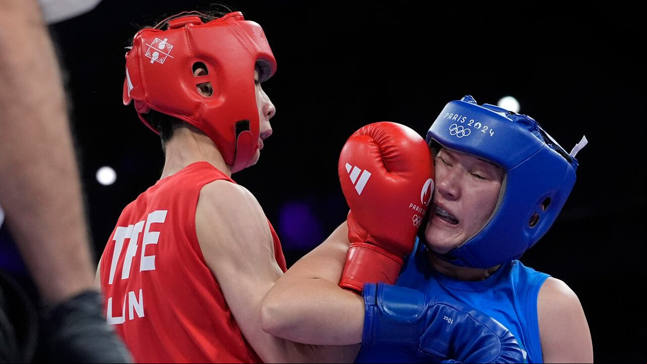 Imagen de la pelea entre Lin Yu-ting y Sitora Turdibekova.