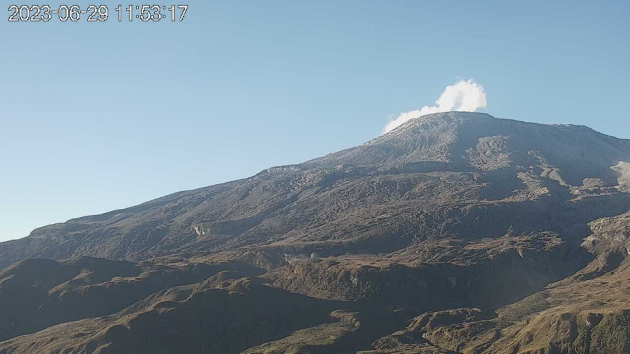 Panorámica del volcán Nevado del Ruiz.