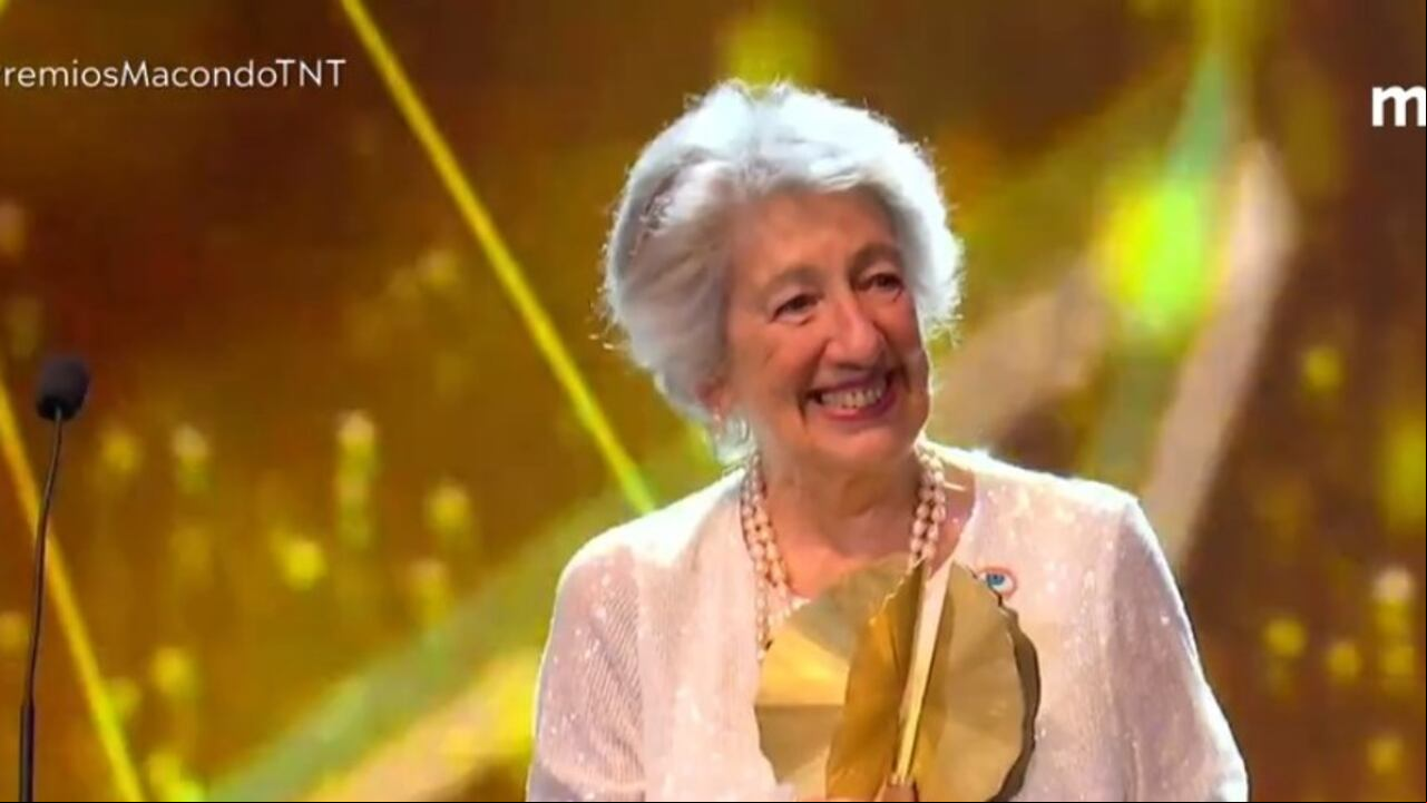 El Premio Macondo de Honor se le entregó a la cineasta Camila Loboguerrero por su producción audiovisual por más de cinco décadas.