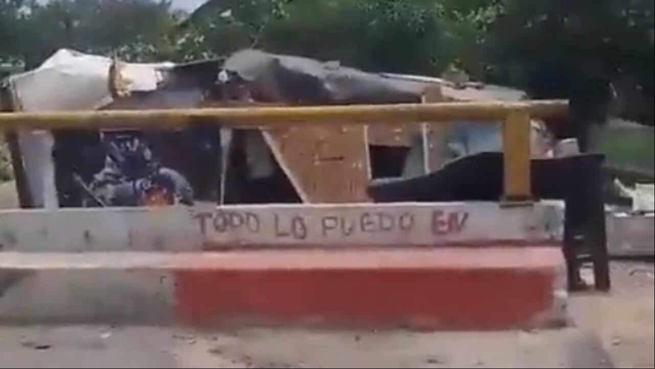 El cambuche tendría electricidad, equipo de sonido, entre otras cosas.