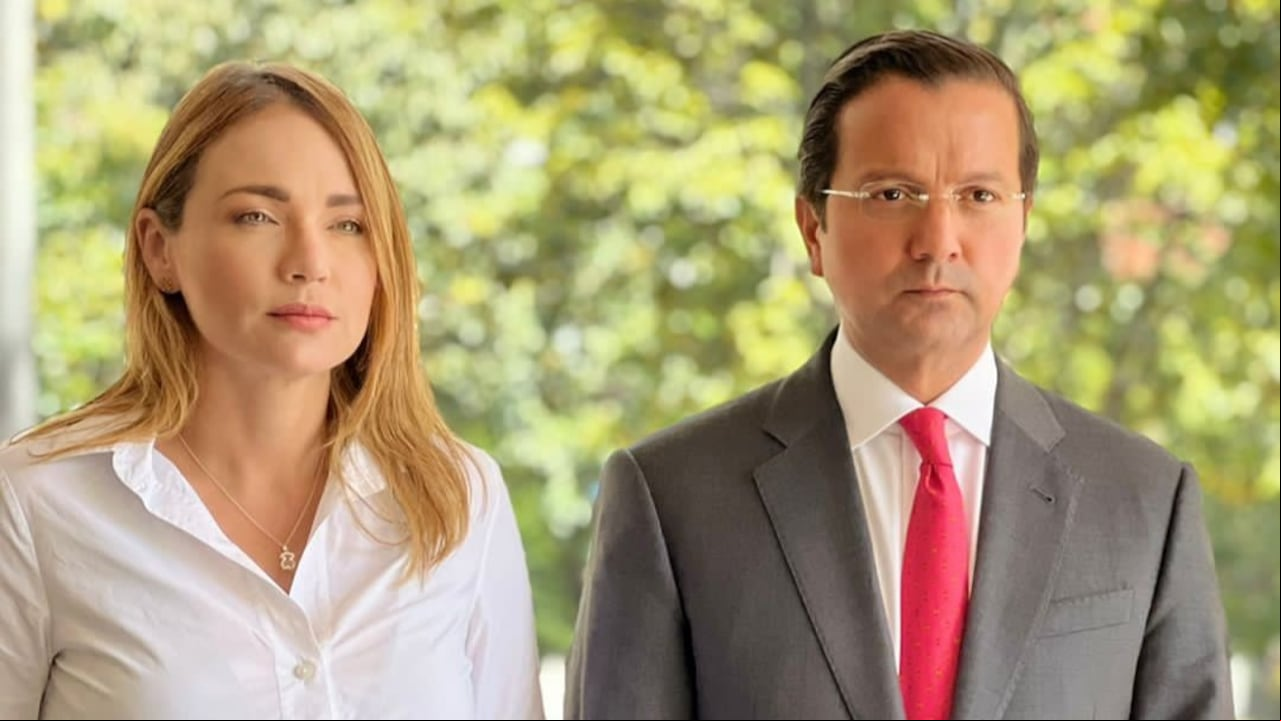 El senador David Luna y la representante Carolina Arbeláez durante su réplica al discurso del presidente Gustavo Petro.