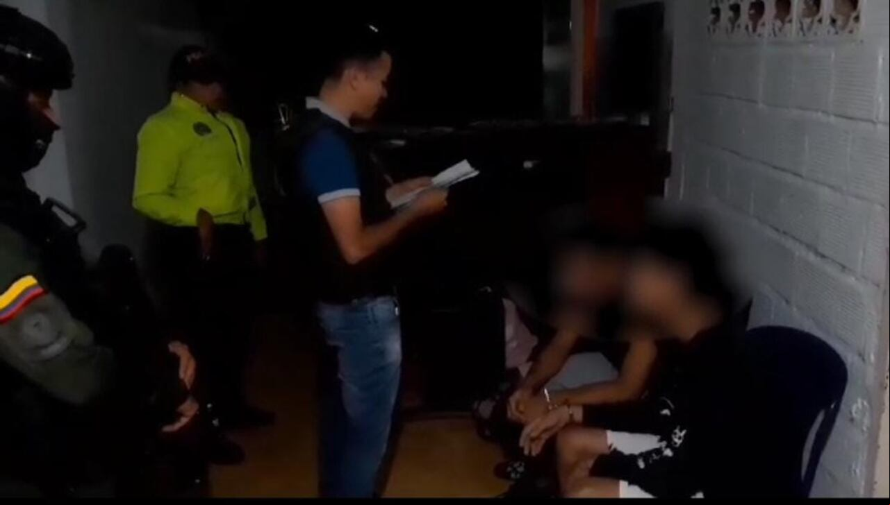 Dos hermanos de 18 y 20 años son señalados de asesinar a tres jóvenes al interior de una vivienda del barrio La Isla.