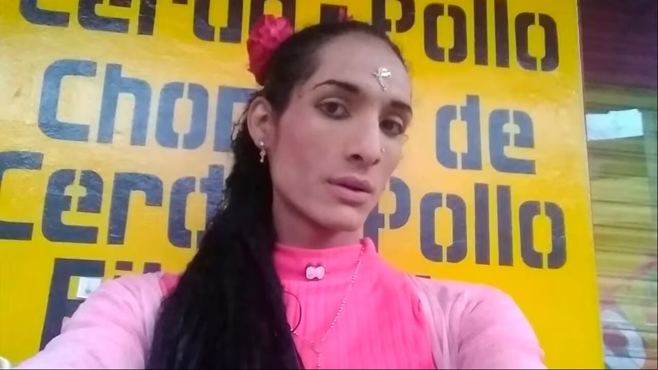 La mujer trans de 32 años fue torturada y arrojada a una quebrada. Su muerte conmociona al país y revive el debate sobre la sistemática violencia hacia las personas LGBTIQ+.