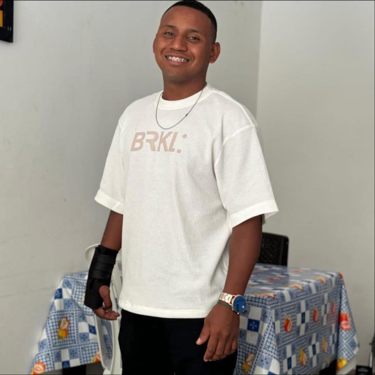 Alberto Mera era reconocido por su amplio trabajo social en las redes sociales donde buscaba educar y apoyar a las comunidades del norte del Cauca.