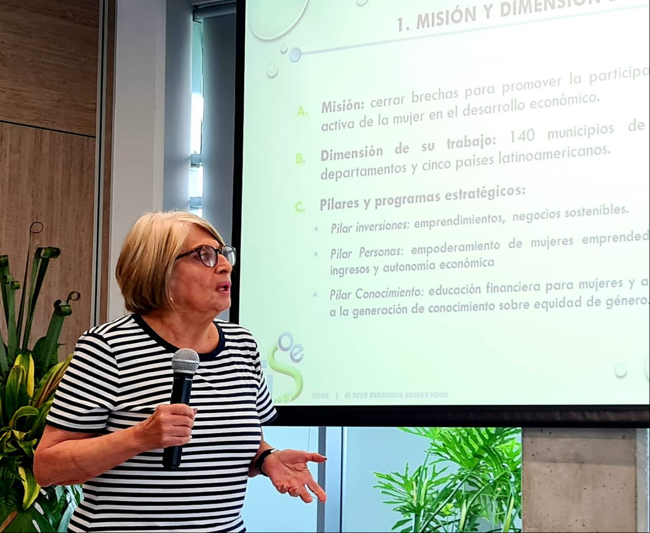 Cecilia Montaño, exministra de Agricultura, en Cali. Foto Cortesía