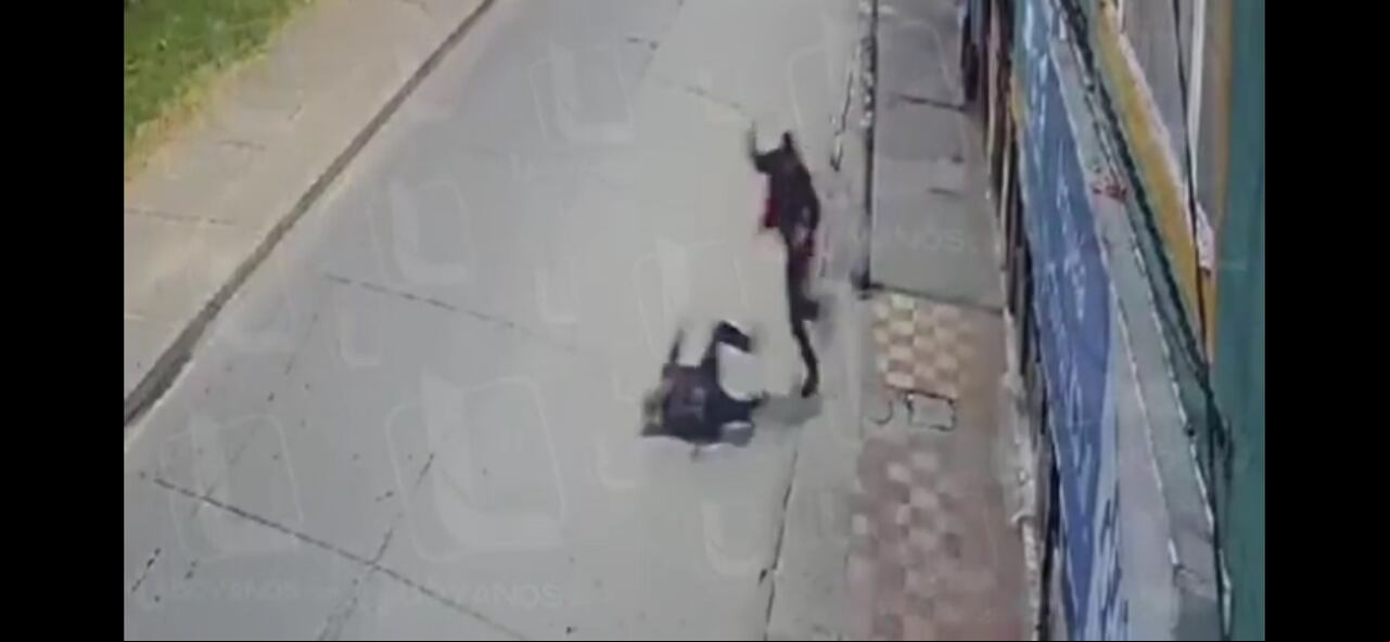 El escolta de la UNP habría actuado en legítima defensa al accionar su arma de dotación para disuadir al delincuente que lo rodeaba.
