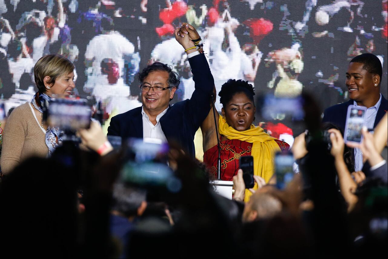 La recepción de los resultados del antes candidato presidencial, Gustavo Petro, acompañado de Francia Marquez y seguidores de su campaña.