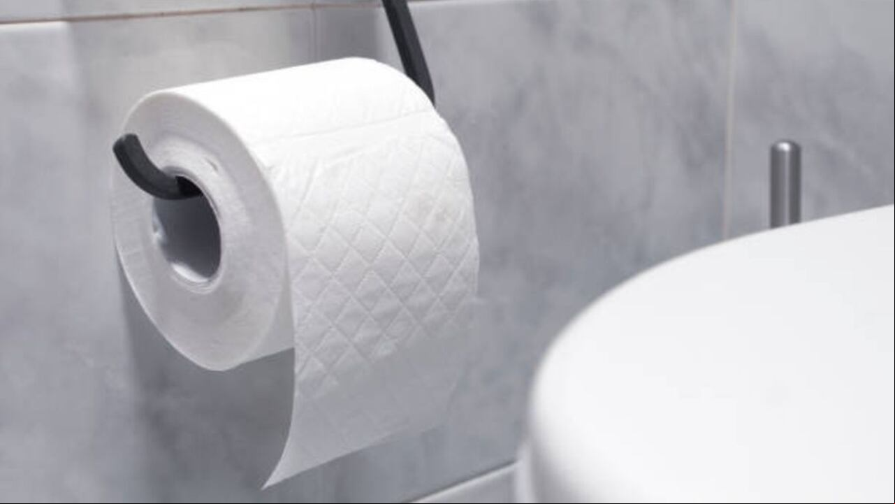 El hecho de que el papel higiénico tenga figuras en sus hojas tiene un objetivo.