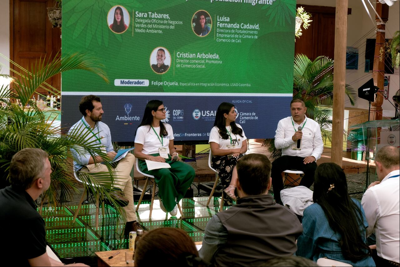 Sostenibilidad Sin Fronteras: migración y emprendimientos en la acción climática. El evento, que tuvo lugar en la Casa Empresarial de la Cámara de Comercio de Cali, congregó a líderes de instituciones públicas y privadas, emprendedores, y expertos en sostenibilidad.