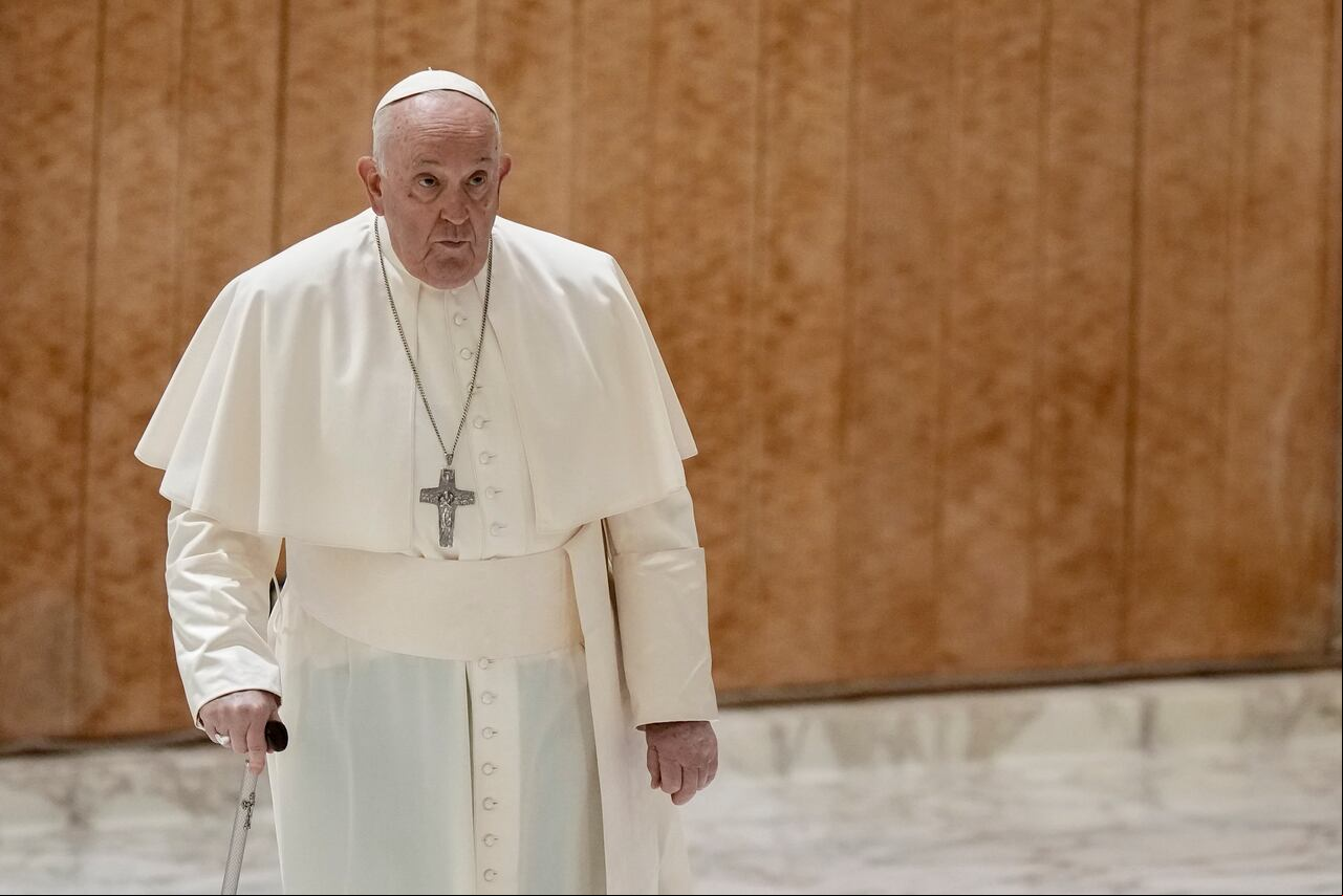 Francisco, al que se le extirpó parte de un pulmón cuando era joven, dijo en su audiencia general semanal que aún se cansa si habla mucho.
