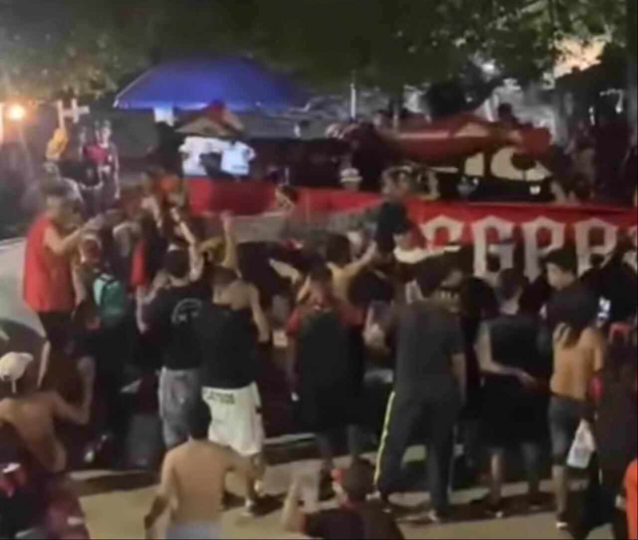 "Vuelve y repite las batallas campales con las barras bravas por falta de autoridad. Está demostrado que el municipio de Tolú no tiene pie de fuerza para una reacción inmediata, no tenemos pie de fuerza. Siendo la misma comunidad quien defiende a nativos y visitantes", denunciaron habitantes de ese municipio tras las violentas de hinchas.