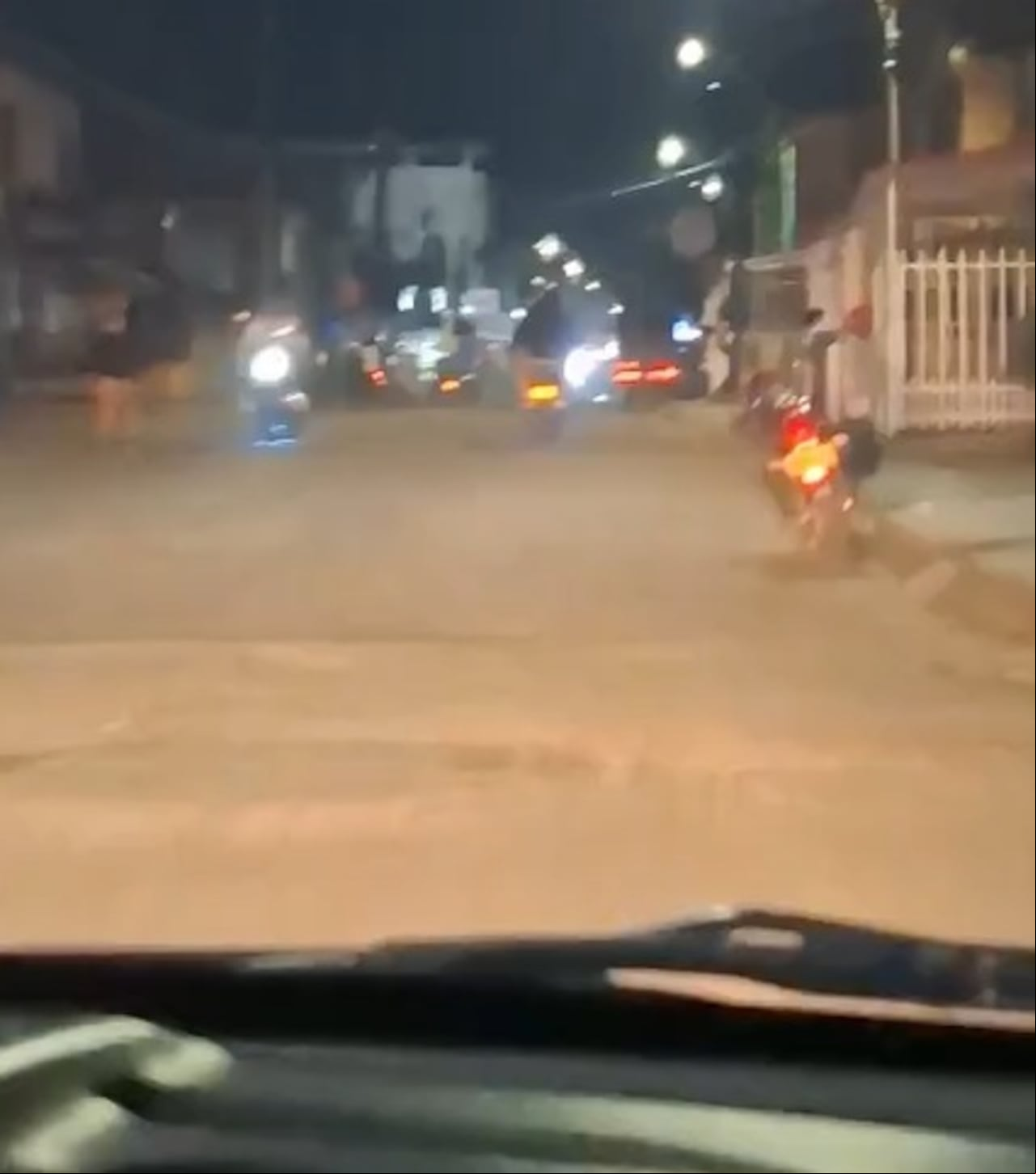 Dos personas se dieron a la tarea de perseguir al presunto sicario por las calles de los sectores de Santiago de Cali y Bello Horizonte, al norte de la capital del Cauca.