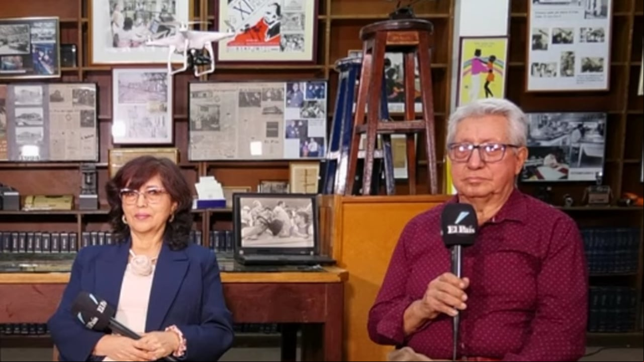 “Recuerdo que se escribía en máquinas de escribir y por cuartillas”, dice Alda Livey al viajar en el tiempo hasta los años en los que llegó a la sala de redacción de El País, mientras Eduardo Figueroa Jr. cuenta cómo fue el cubrimiento de los Juegos Panamericanos.