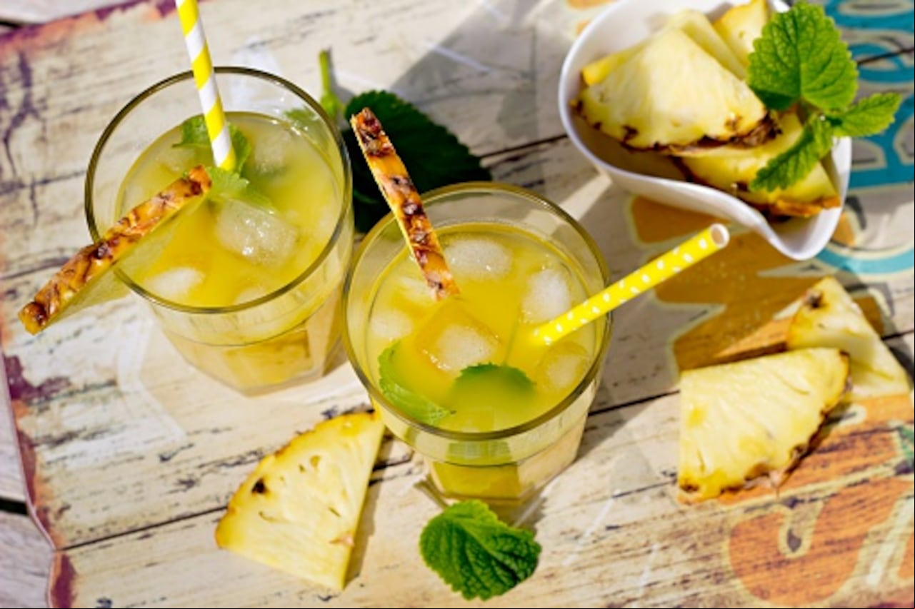 Jugo de piña con pepino para bajar de peso.