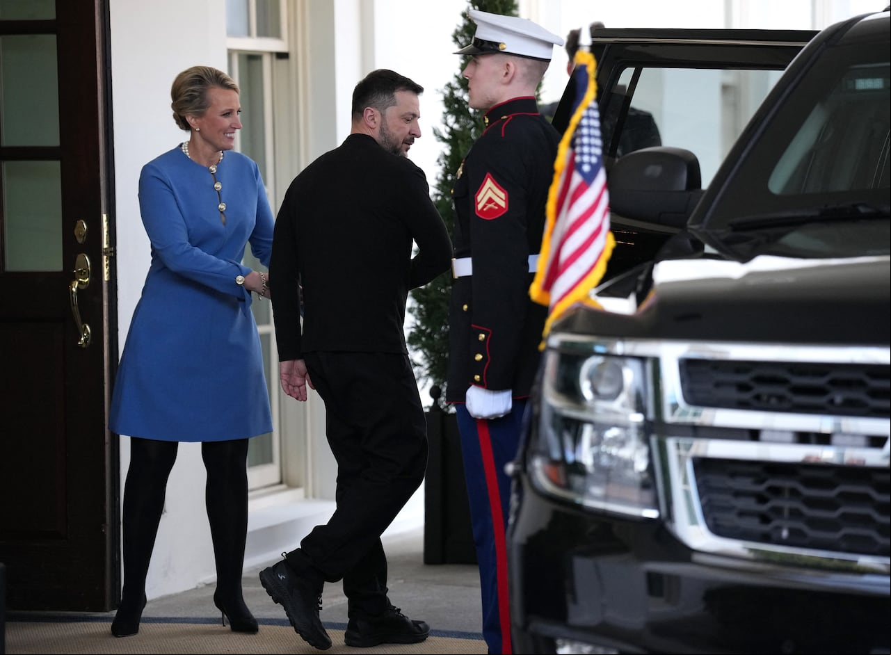 WASHINGTON, DC - FEBRUARY 28: Ukrainian President Volodymyr Zelensky leaves the White House on February 28, 2025 in Washington, DC. Zelensky is leaving the White House early�following a heated meeting in the Oval Office with U.S. President Donald Trump and Vice President JD Vance.�Zelensky and Trump were scheduled to sign a preliminary agreement on sharing Ukraine�s mineral resources and negotiate ongoing security from Ukraine. Andrew Harnik/Getty Images/AFP (Photo by Andrew Harnik / GETTY IMAGES NORTH AMERICA / Getty Images via AFP)