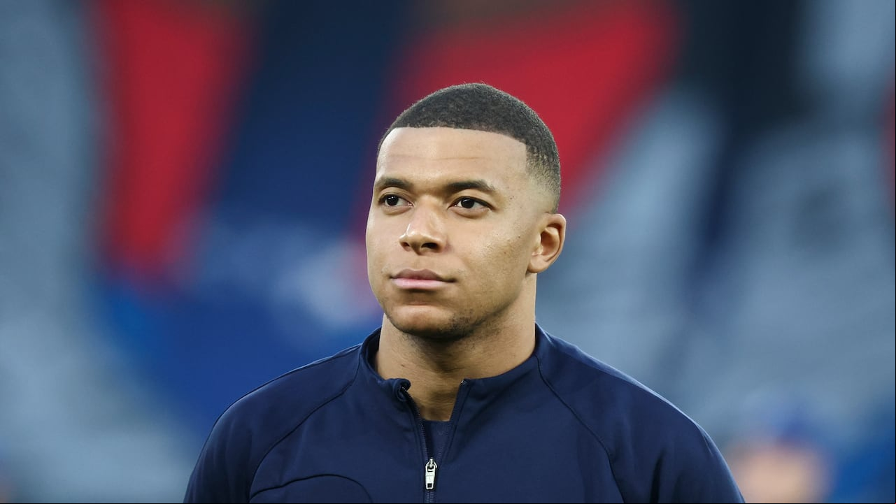 PARIS, - MAY 7: Kylian Mbappe #7 of Paris Saint-Germain looks on before the UEFA Champions League semi-final second leg match between Paris Saint-Germain and Borussia Dortmund at Parc des Princes on May 7, 2024 in Paris, .(Photo by Catherine Steenkeste/Getty Images)