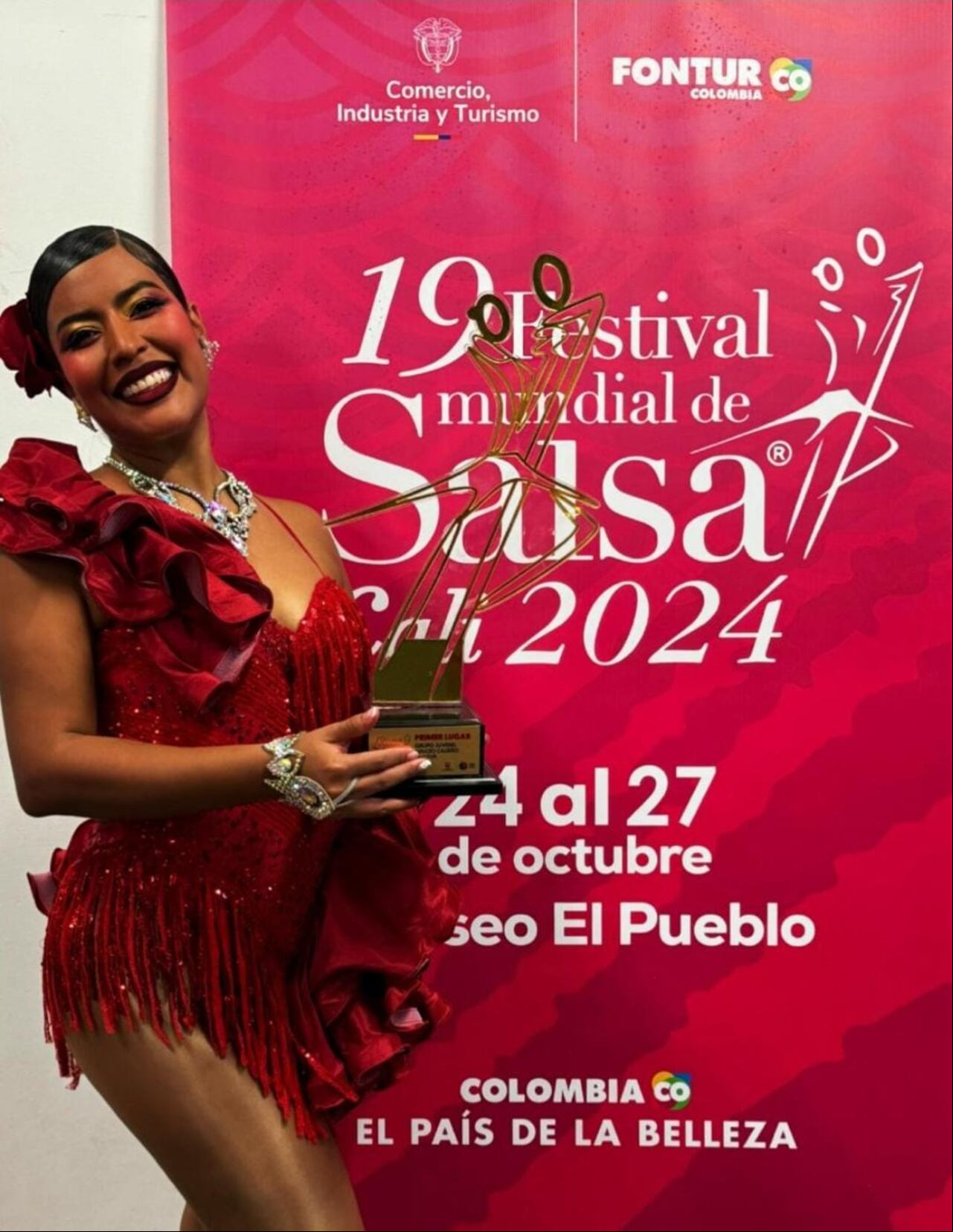 Jeimy Mopan es agente inmobiliario y su pasión por la el baile de la salsa caleña la llevó a ganar junto con sus compañeros en el grupo Proyecto Latino en la categoría de Grupos en salsa caleña - amateur.