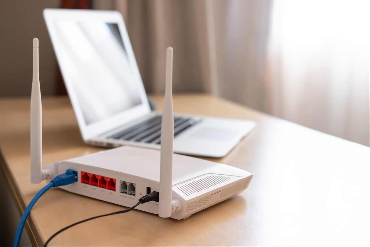 El router wifi se debe ubicar en un lugar central de la casa.