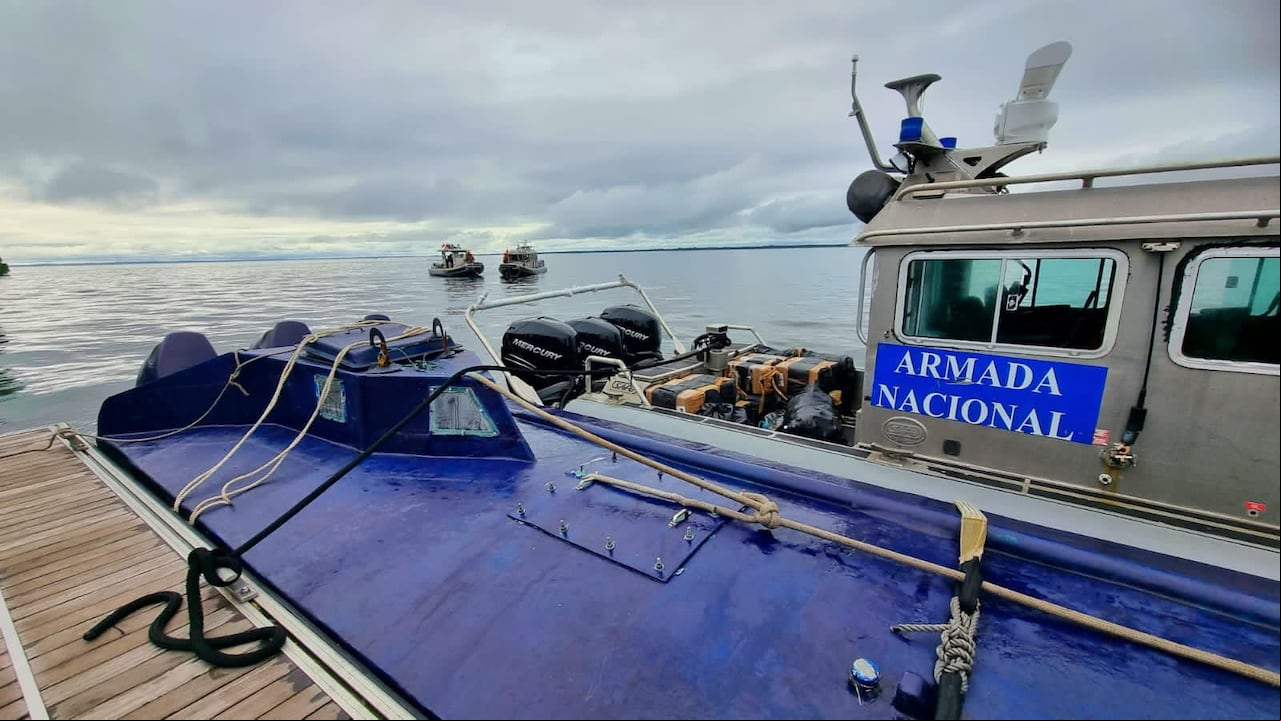 Semisumergibles han sido descubiertos por la Armada Nacional en el Pacífico colombiano. Transportan droga hacia América Central.