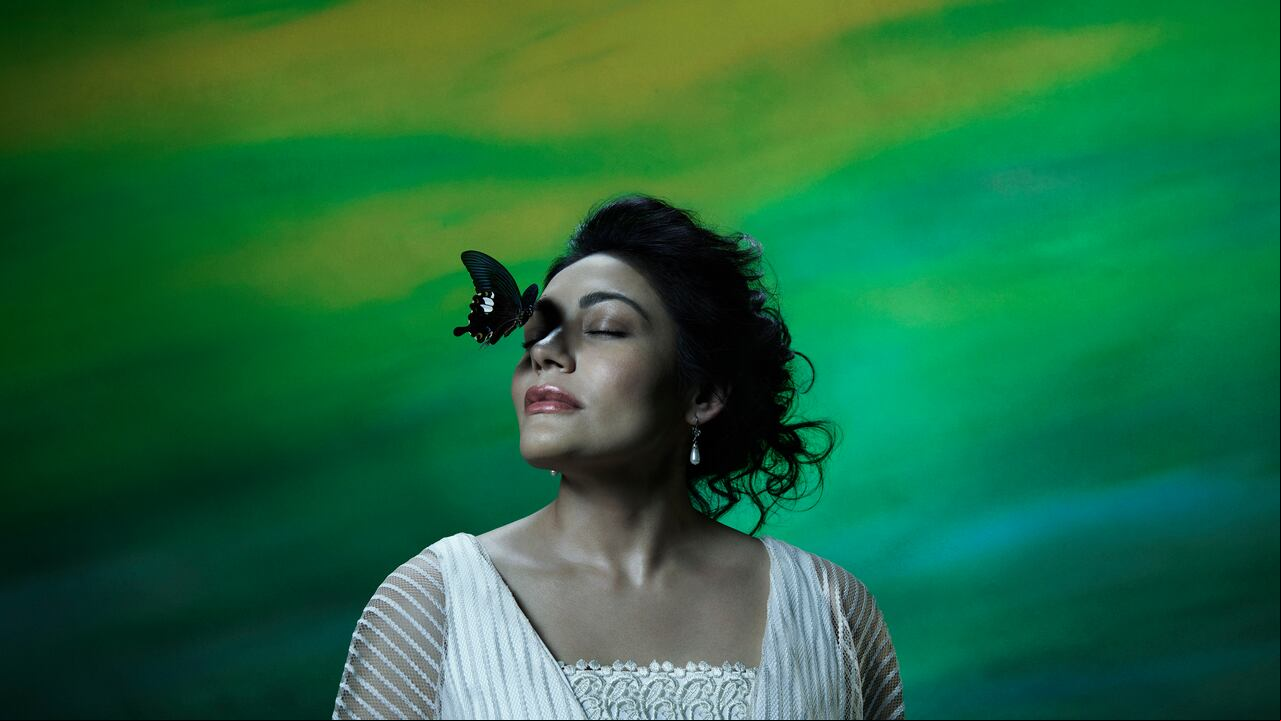 Ailyn Pérez as Florencia Grimaldi in Daniel Catán’s "Florencia en el Amazonas." Photo: Paola Kudacki / Met Opera