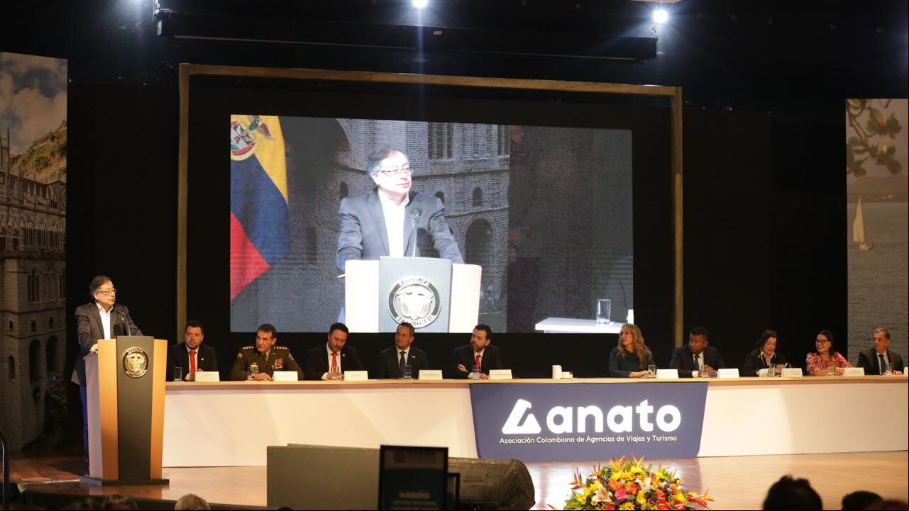 Gustavo Petro durante el evento de Anato 2024 (Asociación Colombiana de Agencias de Viajes y Turismo)