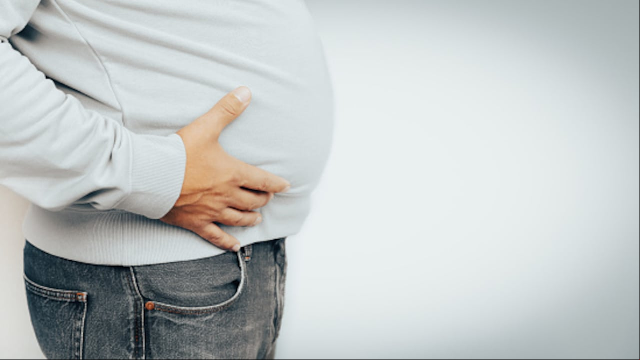 El masaje que ayuda a disminuir la inflamación abdominal.