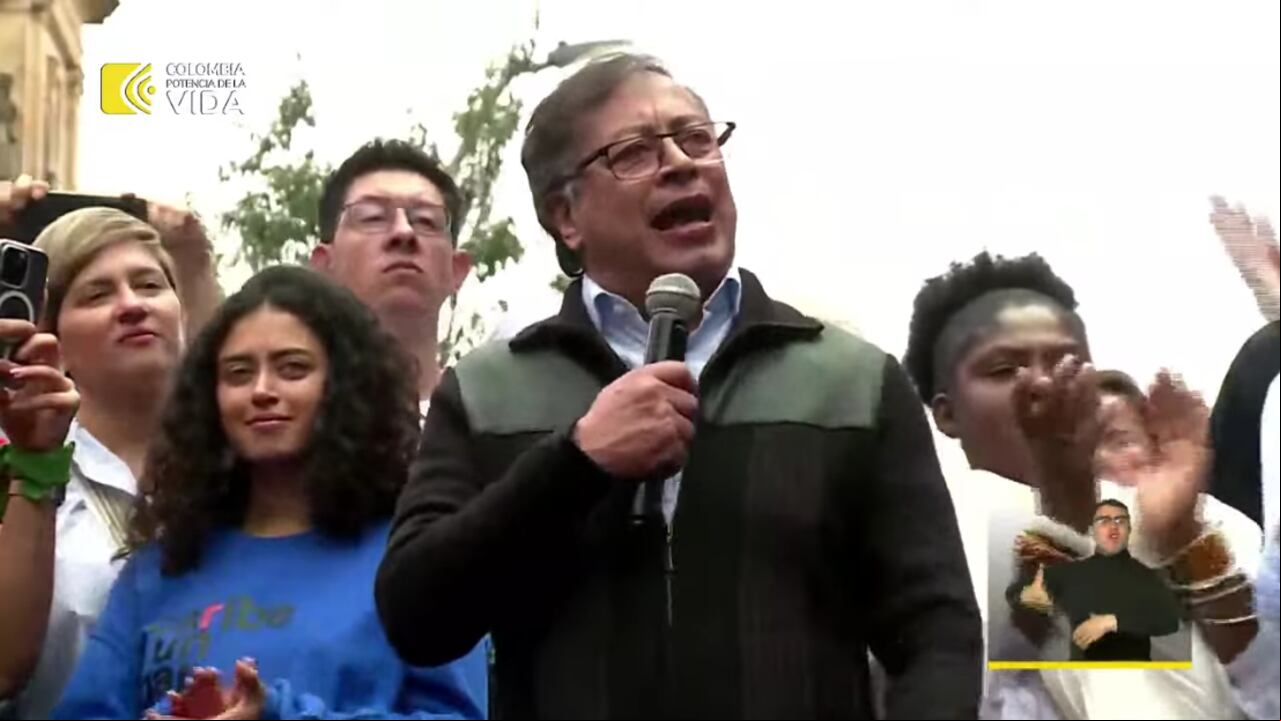 Discurso Presidente Gustavo Petro en la plaza de bolívar a los asistentes a las marchas pro reformas