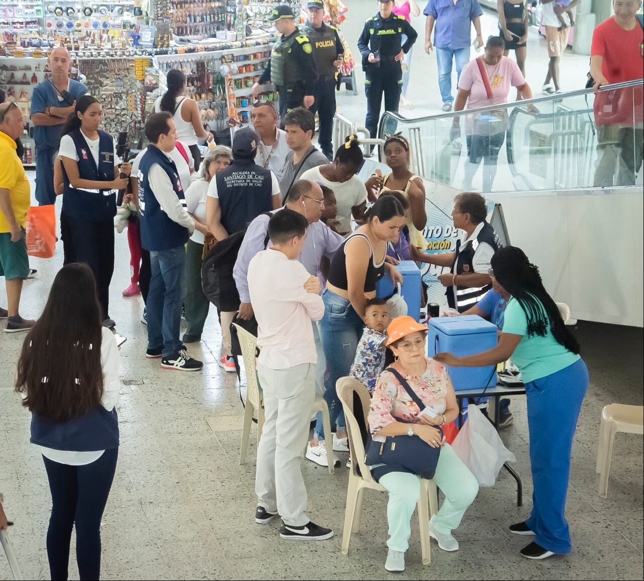 El punto de vacunación ubicado en la terminal fue clave durante Semana Santa, debido al flujo constante de viajeros.
