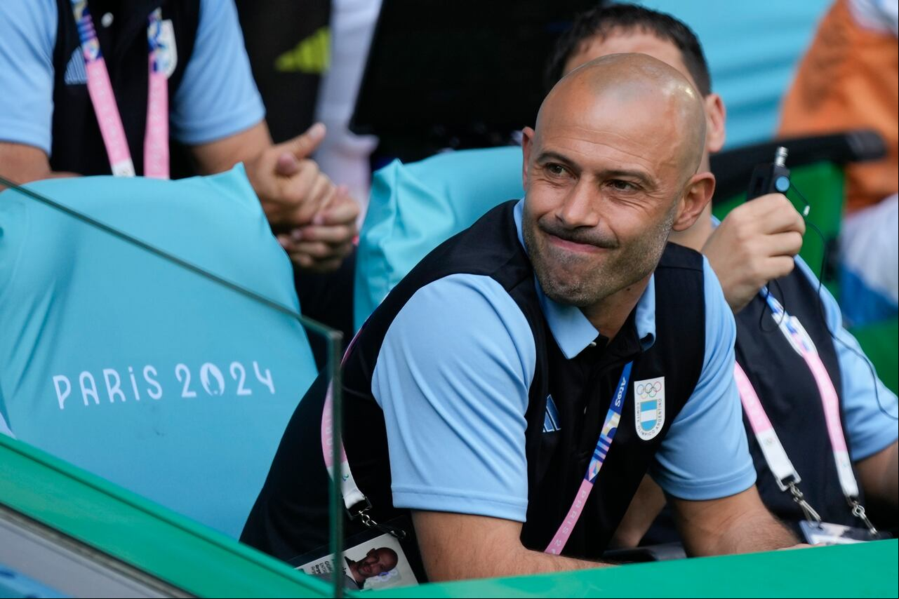 Argentina's coach Javier Mascherano gestures prior to the men's Group B soccer match between Argentina and Morocco at Geoffroy-Guichard Stadium at the 2024 Summer Olympics, Wednesday, July 24, 2024, in Saint-Etienne, . (AP Photo/Silvia Izquierdo)