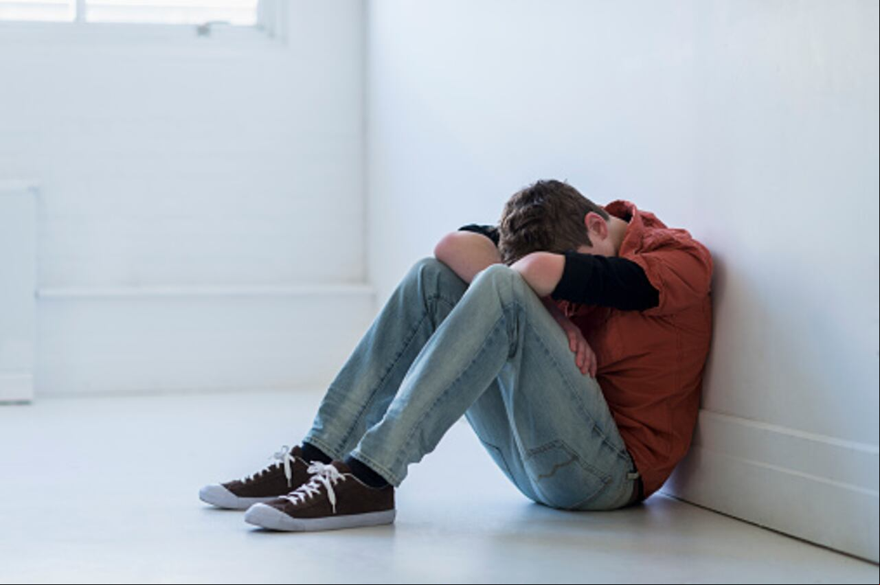 Son jóvenes con problemas psicológicos.