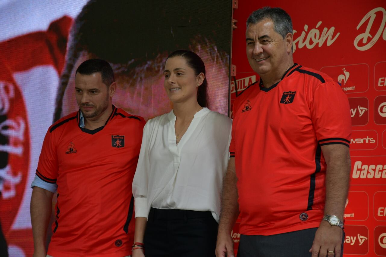 Presentación del nuevo técnico del América de Cali.
Jorge el "Polilla" Da Silva.