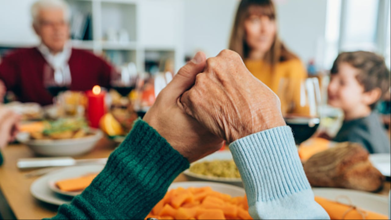 Las oraciones en familia son poderosas porque se unen varias personas en pro del mismo sentir.