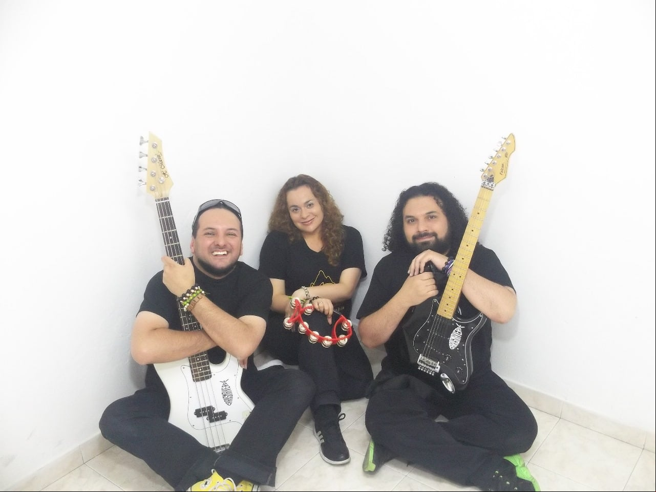 Durante la celebración de los 60 años de la televisión colombiana, Carisma Verde recibió una mención honorífica por su trabajo en medios de comunicación. Su trabajo en diferentes canales de televisión, supero las 700 participaciones musicales.